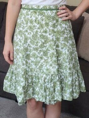 Ann Taylor white / green floral print skirt sz 2
